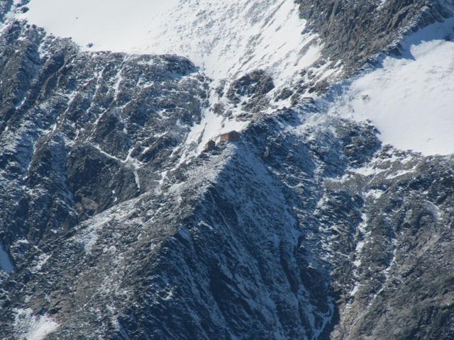 Blick auf der anderen Talseite zur Mischabelhütte. Vor 2 Tagen waren wir dort oben