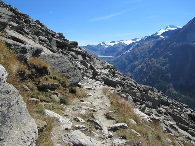 kurz nach der Alp Hehbord überquert der Höhenweg ein Blockschuttfeld