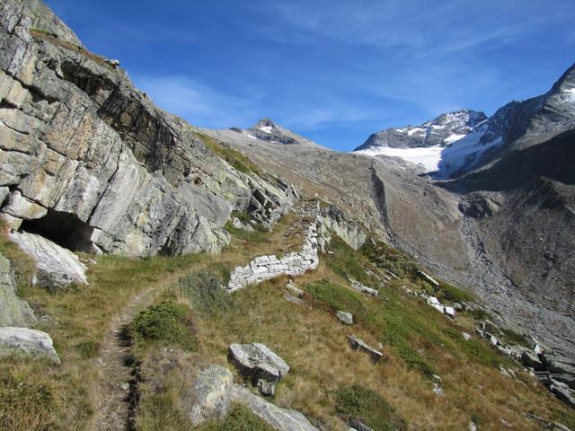 während dem Aufstieg konnten wir den Rotblattgletscher und das Sonnighorn bestaunen