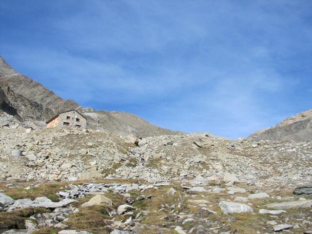 die Almagelleralp taucht vor uns auf