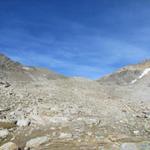 Blick hinauf zum Zwischbergenpass, der höchste wanderbare Pass der Schweiz