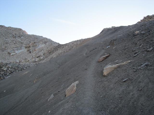 hier ist der Weg wieder gut sichtbar. Wir sind nun schon über 3000 m