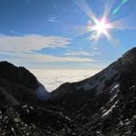 Blick auf der anderen Seite vom Zwischbergenpass. Von hier führt ein Bergpfad nach Gondo