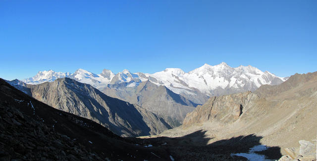 Signalkuppe, Zumsteinspitze, Dufourspitze, Nordend, Strahlhorn, Rimpfischhorn, Allalin, Alphubel und Mischabelmassiv