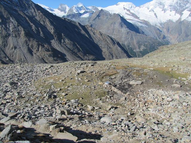 wir haben die Almagellerhütte verlassen und beginnen mit dem Abstieg