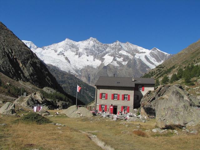 wir haben das Berghotel Almagelleralp erreicht 2194 m.ü.M.