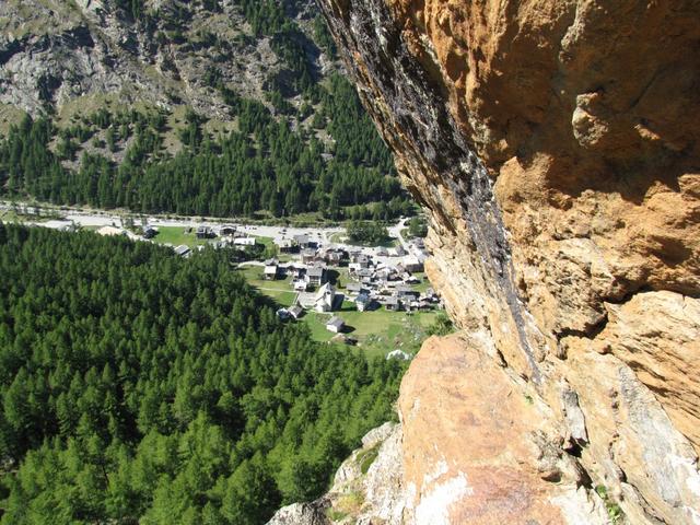 Tiefblick nach Saas-Almagell