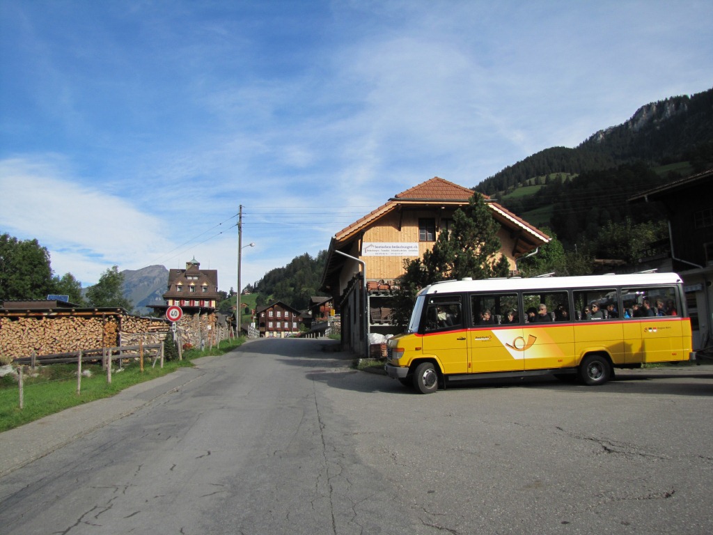 mit dem Postauto nach Kiental 948 m.ü.M. ins Kiental gefahren