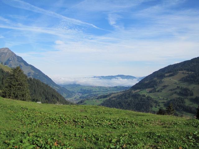 im Flachland liegt noch der Nebel