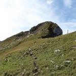 kurz vor dem Gipfel wird der Bergweg nochmals ein bisschen steiler