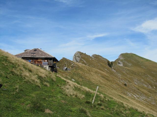 Blick zurück zur Grathütte und dem Rüederigsgrat