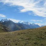 andere Berge erscheinen im Blickwinkel. Doldenhorn, Balmhorn, Altels und Rinderhorn