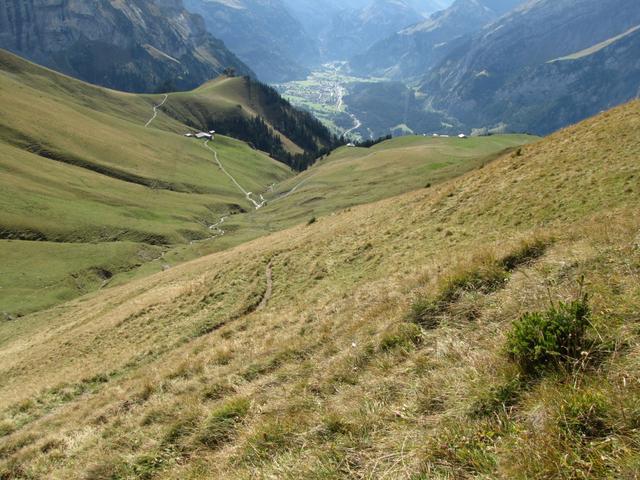 zwei Wege führen hinunter. Am Hang des Ärmighore oder am Hang vom Sattelhore