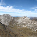 Breitbildfoto auf dem Erzhornsattel mit Blick Richtung Arosa