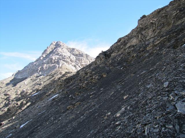 Blick zurück zum Erzhornsattel. Was für ein Unterschied gegenüber der anderen Seite