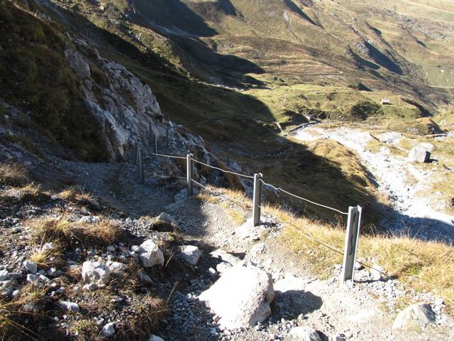 bei Chlus 2134 m.ü.M. ist der Weg sehr gut gesichert. Hier laufen auch oft Touristen hinauf