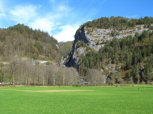 auf dem Weg zur Aareschlucht