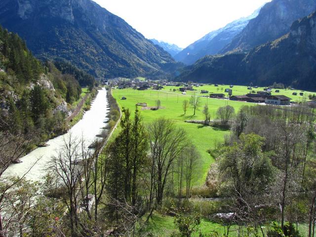 Blick auf die Aare, Innertkirchen und das Haslital