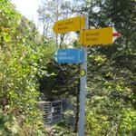 Wegweiser bei dem Eingang der Alpbachschlucht
