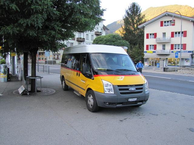 unser kleiner Postauto wartet in Wilderswil am Bahnhof schon auf uns