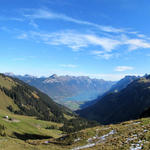 Breitbildfoto vom Rengglipass aus gesehen mit Blick zum Brienzersee. Einfach schön