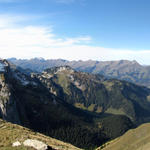 Breitbildfoto bei Punkt 2068 m.ü.M. mit Blick ins Suldtal und zum Latrejespitz