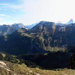 Breitbildfoto mit Blick ins Saxettal und Bällehöchst. Dort oben waren wir auch schon