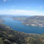 der Thunersee kennen wir wegen den zahlreichen Wanderung, oder vom Jakobsweg sehr gut