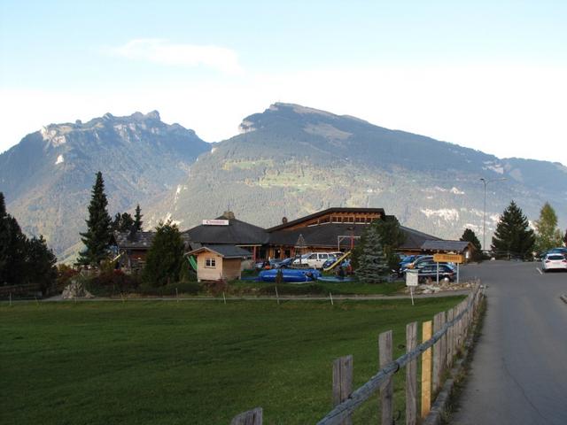 bei dem Restaurant Chemihütte mit schöner Aussicht auf den Thunersee ein Zwischenhalt eingelegt