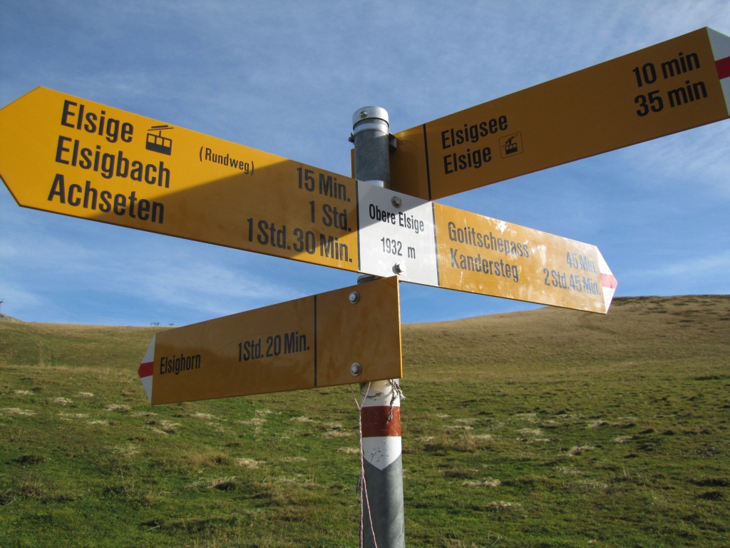 Wegweiser bei Obere Elsige 1932 m.ü.M.