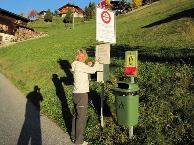 um die Fahrbewilligung einzuholen. Beziehungsweise die 10.- Sfr. im Briefkasten zu werfen