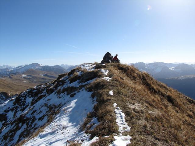 wir haben den Ratoser Stein 2474 m.ü.M. erreicht