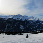 Breitbildfoto aufgenommen von der Hütte, mit Blick Richtung Weisshorn