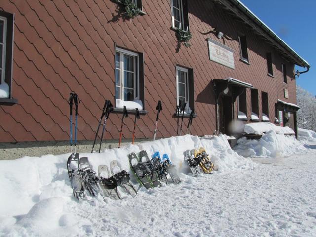 das Alprestaurant Tierhag 1140 m.ü.M. Wir sind nicht die einzigen Schneeschuhgänger