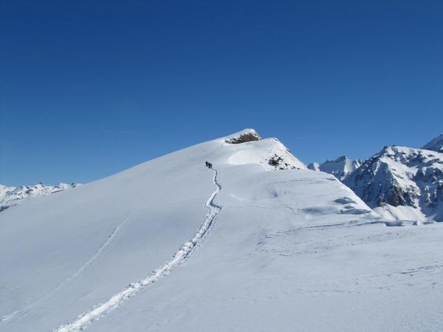 die andere Gruppe der Schneeschuhläufer hat uns während unserer kleinen Pause überholt