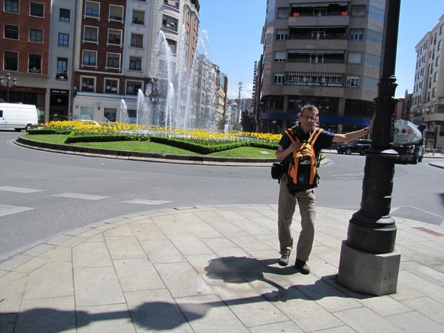 Franco bei einer grossen Kreuzung in Ponferrada