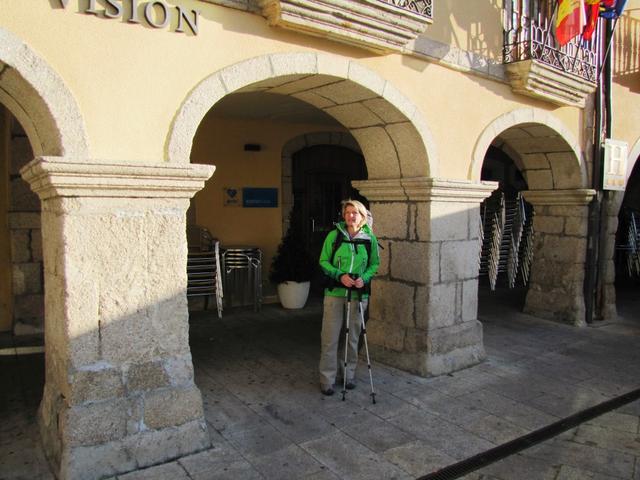 Mäusi verlässt das Hotel Aroi Bierzo Plaza. Das Hotel können wir weiter empfehlen