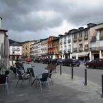 wir haben den Dorfplatz von Villafranca del Bierzo erreicht. Die ersten Regentropfen fallen