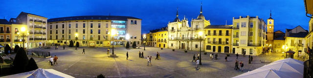 schönes Breitbildfoto vom Plaza del Ayuntamento