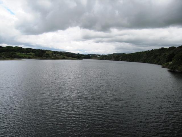 hier tief unten liegt das alte Portomarin. 1956 wurde das Embalse de Belesar geflutet