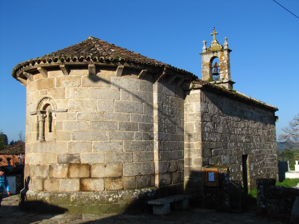 die kleine Kirche von San Xulián