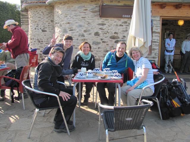 Lorenzo, Susi, Ulrike, Michael und Mäusi eine lustige Pilgergruppe