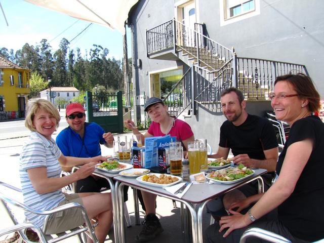 bei der Parrillada "Andaina" auf dem Alto de Santa Irene haben wir mit unseren Pilgerfreunden zu Mittag gegessen