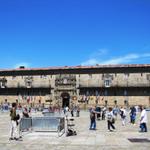 die ehemalige Pilgerherberge Hospital de los Reyes Católicos. Heute ein Luxus Parador Hotel