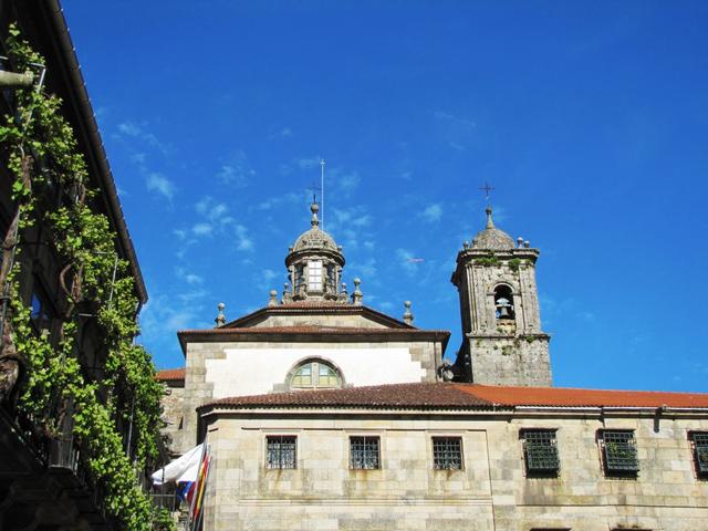 links die Casa da Parra. Geradeaus das Kloster San Paio