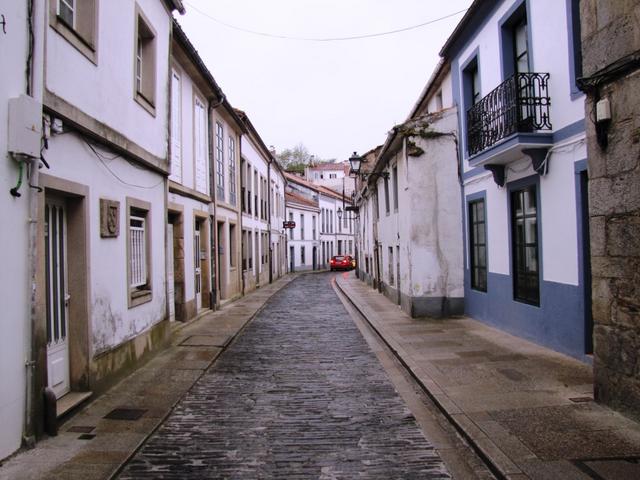 über die Rúa da Poza do Bar verlassen wir Santiago de Compostela