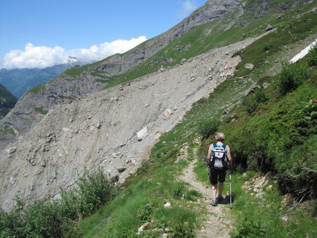 kurz vor der grossen Runse das vom Ankenbälli her kommend bis zum Gletscher hinunterführt