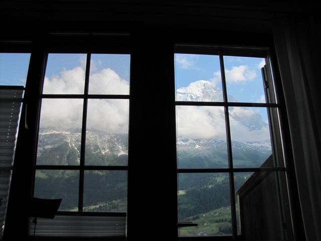 vom Schlafzimmer hatten wir direkte Sicht auf den Eiger und die Eigernordwand