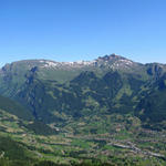 schönes Breitbildfoto. Links Männlichen, Grindelwald, Faulhorn, Schwarzhorn und Wetterhorn