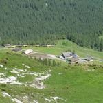 Blick hinunter zur Bahnstation Alpiglen der Wengernalp-Bahn